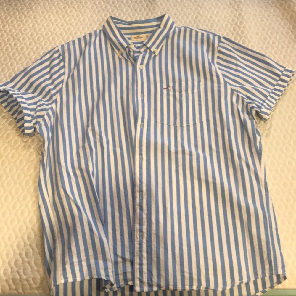 Short sleeve button up